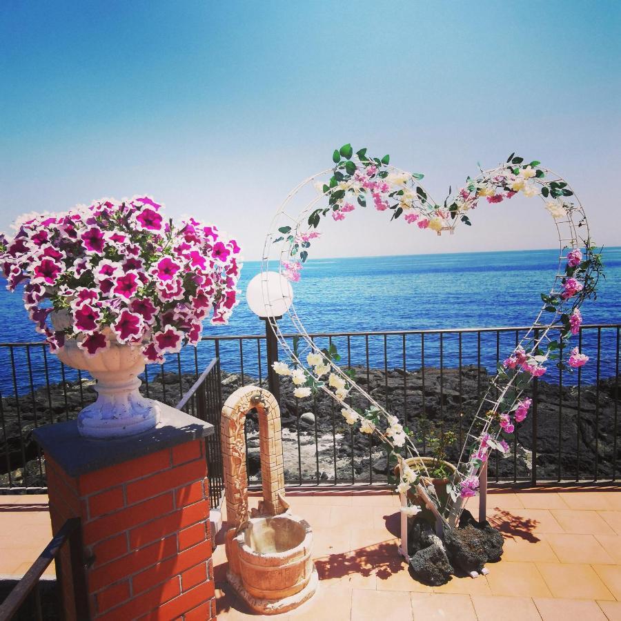 アチレアーレ Made In Sicily Santa Tecla Bed & Breakfast エクステリア 写真