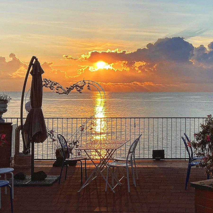 アチレアーレ Made In Sicily Santa Tecla Bed & Breakfast エクステリア 写真